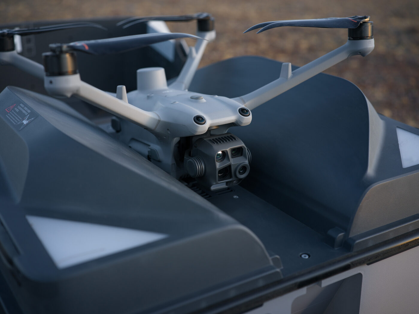 DJI Dock 3 en primer plano