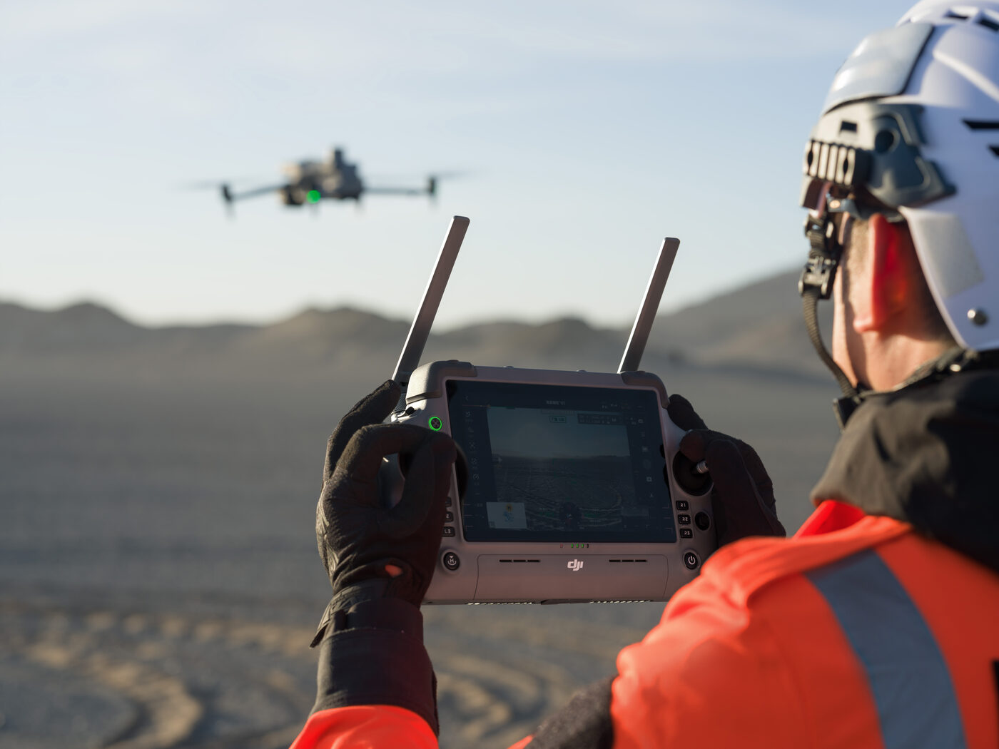 DJI Matrice 4 en operación de búsqueda y rescate